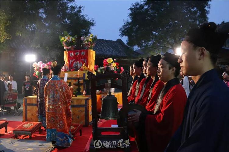 北京白云观祭月宋代起秋祭月习俗开始成为求月神赐福.